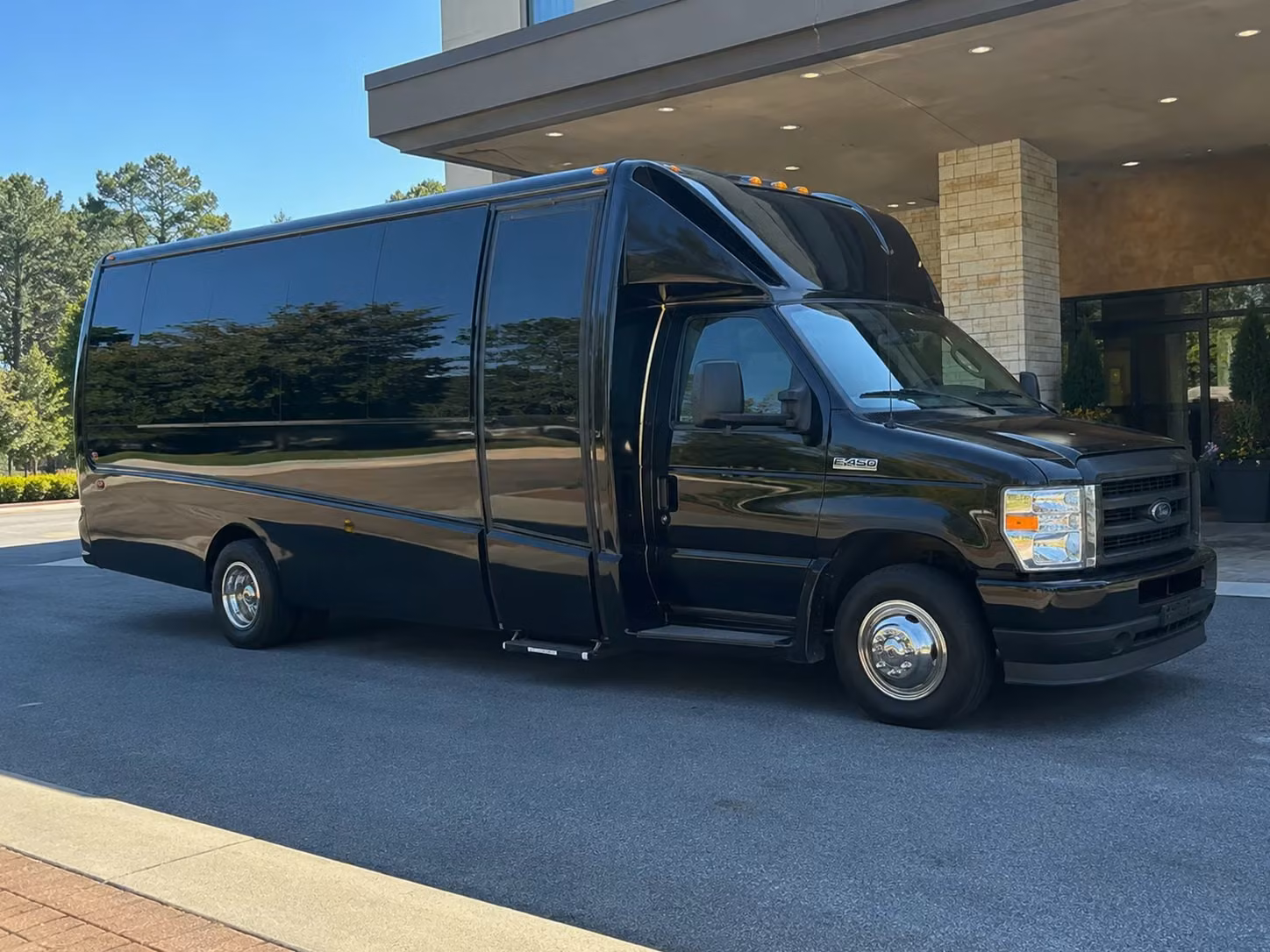 15 passenger minibus