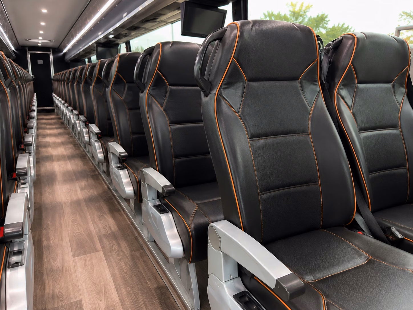 charter buses for large high point prom groups are easy to book with charterbushighpoint com